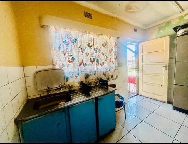 3 BEDROOM HOUSE FOR SALE IN VANDERBIJLPARK CW 5